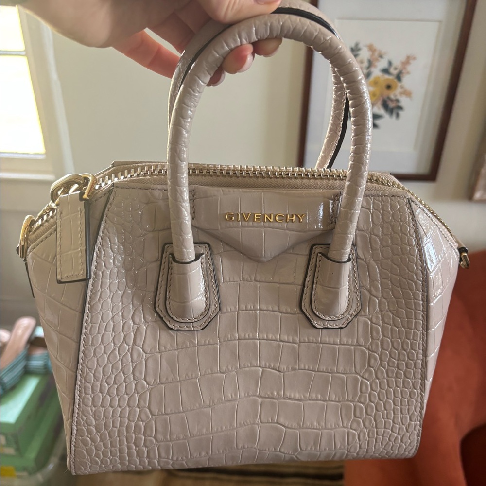 GIVENCHY Antigona Grey Leather Croc Handbag (w/strap and storage bag) - Picture 4 of 6
